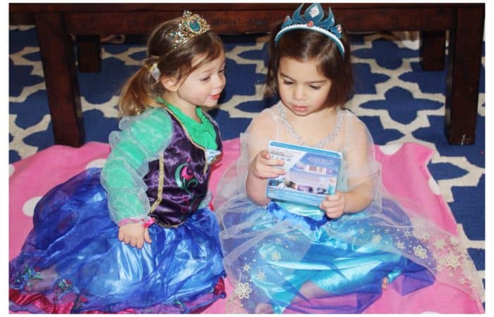 Our Frozen Movie Night With Kidfresh Meals { & Giveaway}