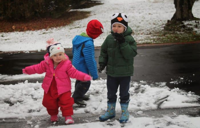 Survive the Snow Day!:  Super Fun & Easy Winter Crafts & Activities for Kids