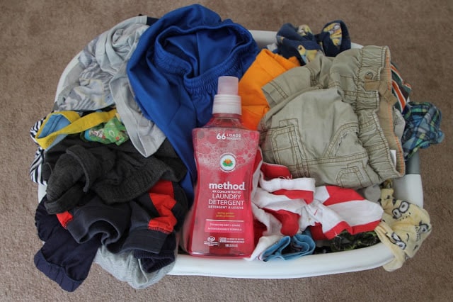 8 Tips for Managing Laundry || The Chirping Moms