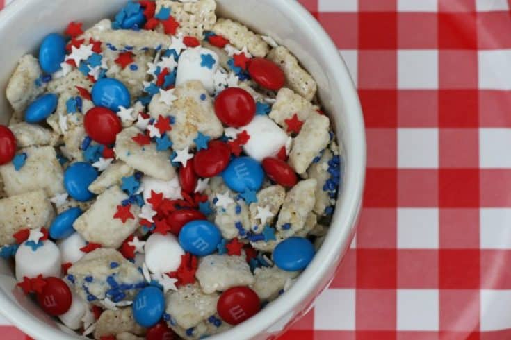 Easy Patriotic Recipe: Star Spangled Snack Mix