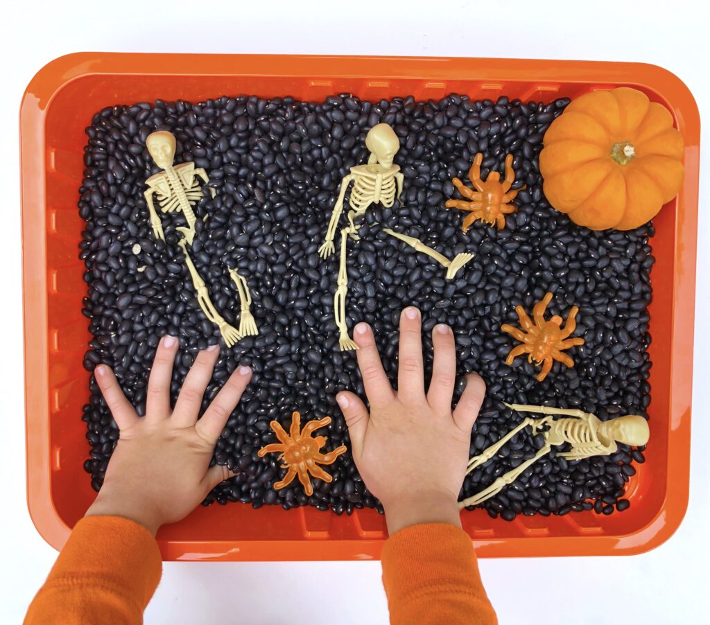 simple sensory bin kids activity for Halloween